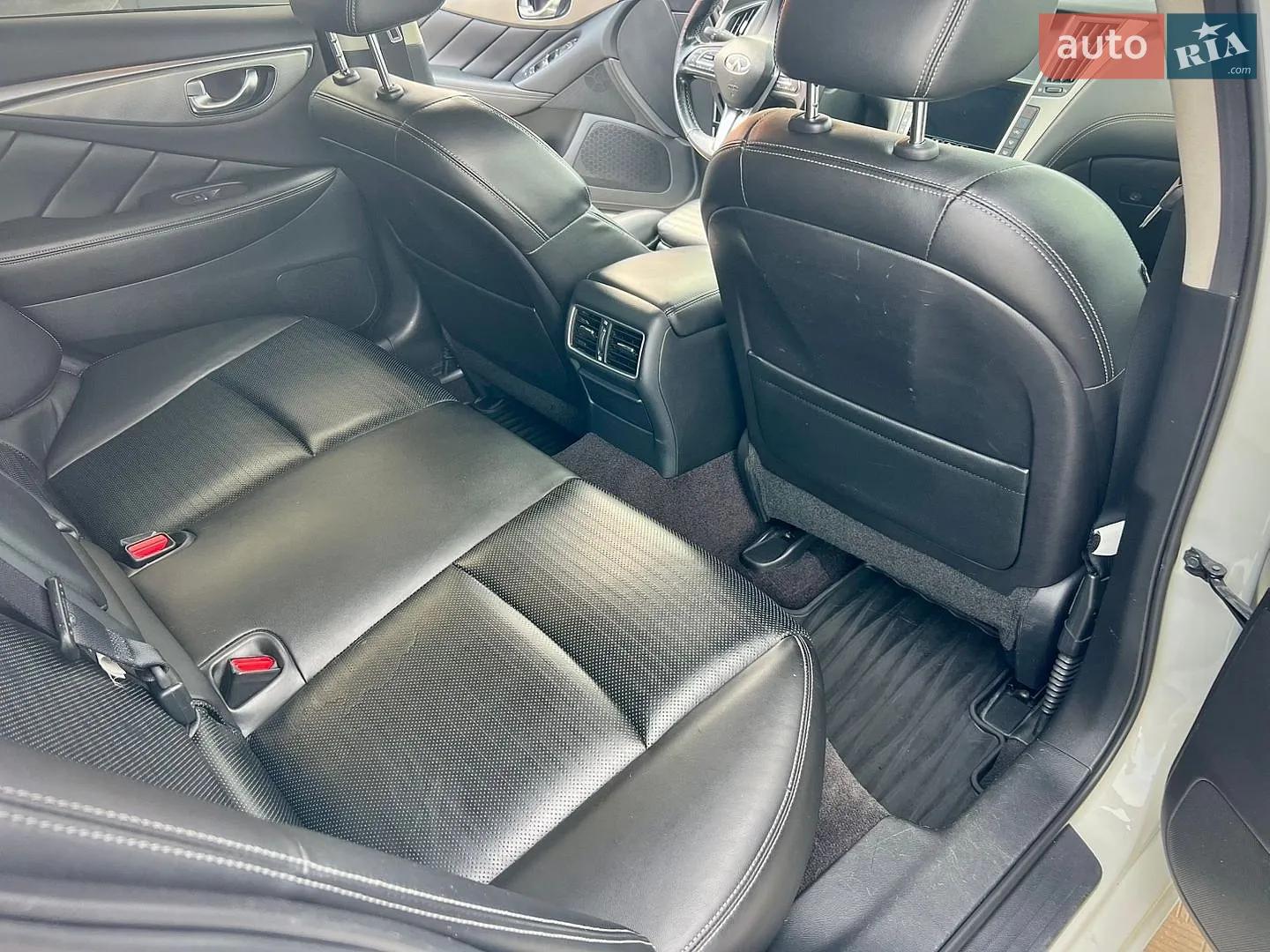 2017 Infiniti Q50 - мініатюра 11