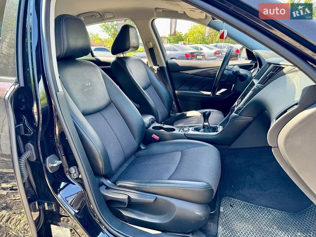 2015 Infiniti Q50 - мініатюра 11