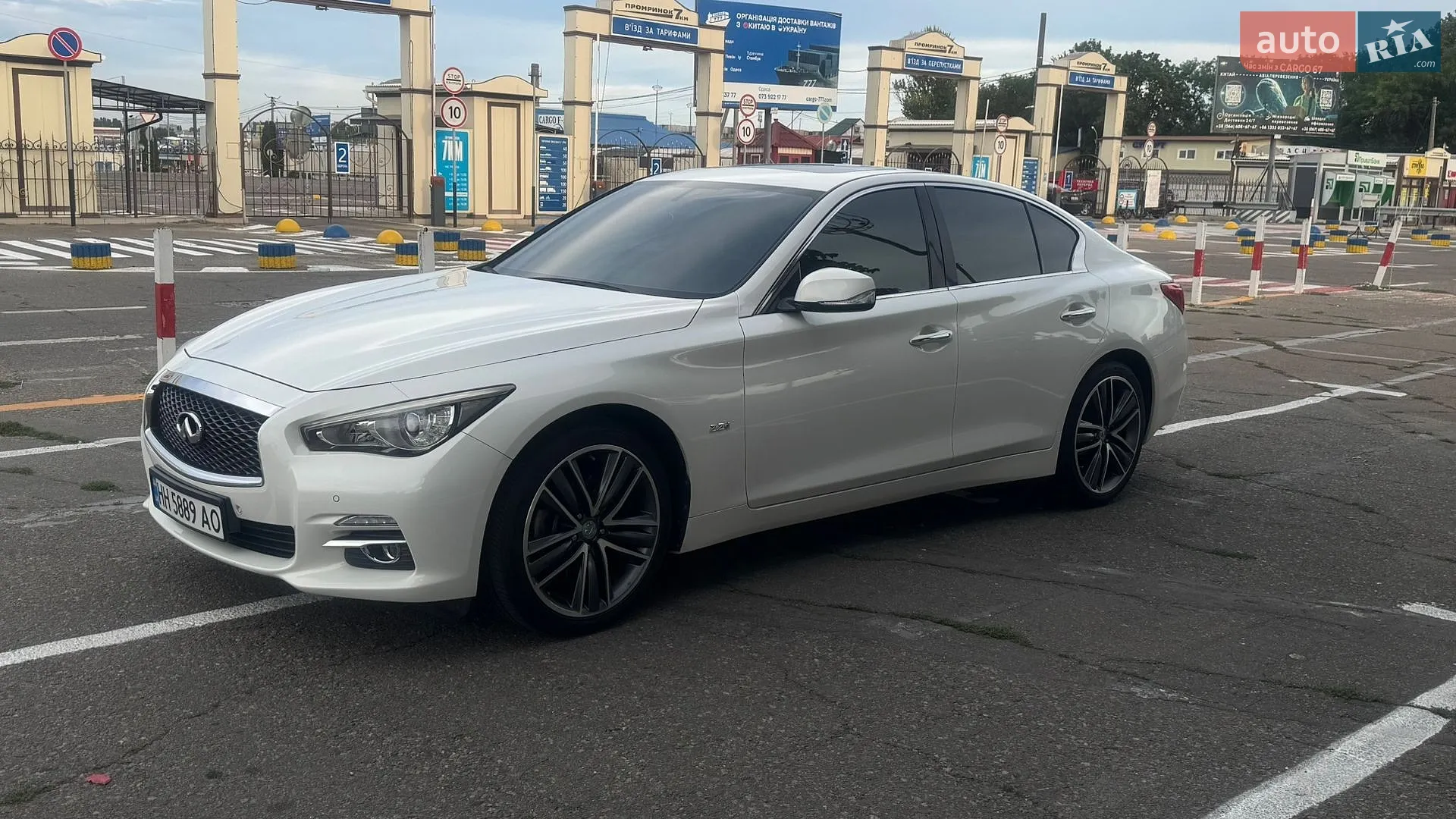 2015 Infiniti Q50 - мініатюра 3