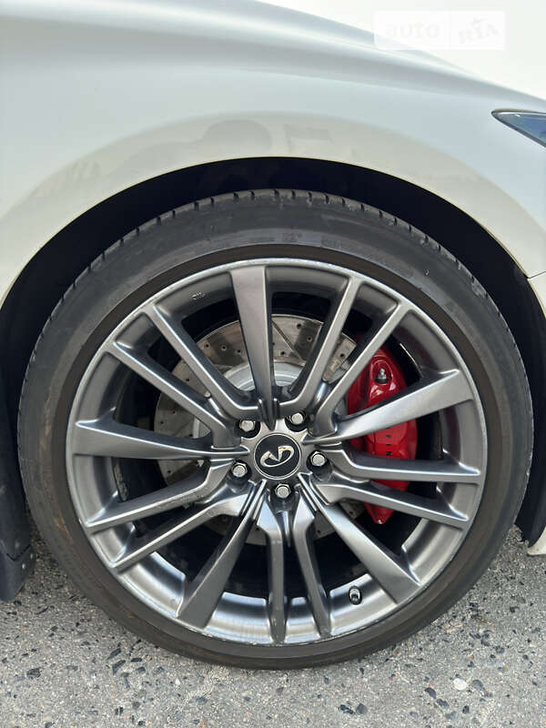 Купе Infiniti Q60 2016 в Дніпрі