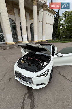 Купе Infiniti Q60 2016 в 
