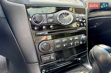 Купе Infiniti Q60 2015 в 