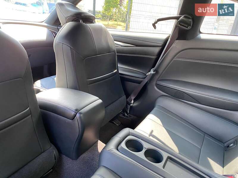 Купе Infiniti Q60 2020 в Виннице