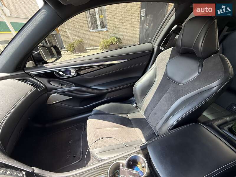 Купе Infiniti Q60 2016 в Киеве