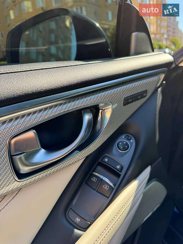 Купе Infiniti Q60 2018 в Киеве