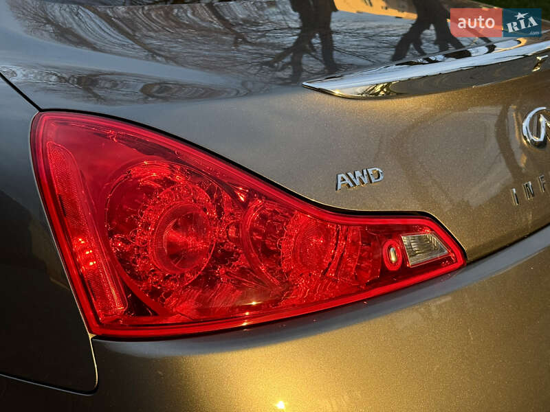 Купе Infiniti Q60 2015 в Виннице