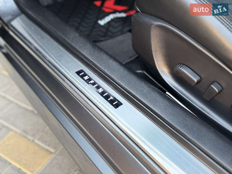 Купе Infiniti Q60 2015 в Виннице