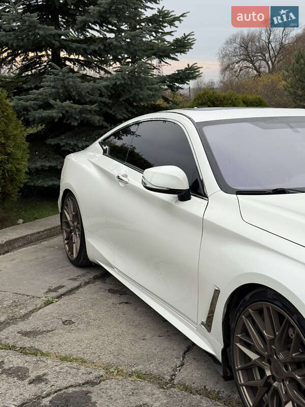 Купе Infiniti Q60 2016 в Новом Роздоле