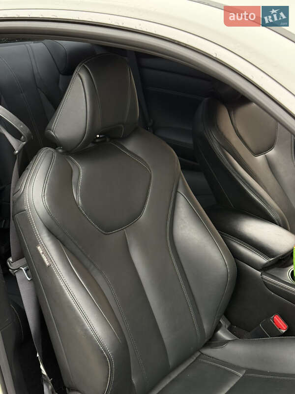 Купе Infiniti Q60 2016 в Новом Роздоле