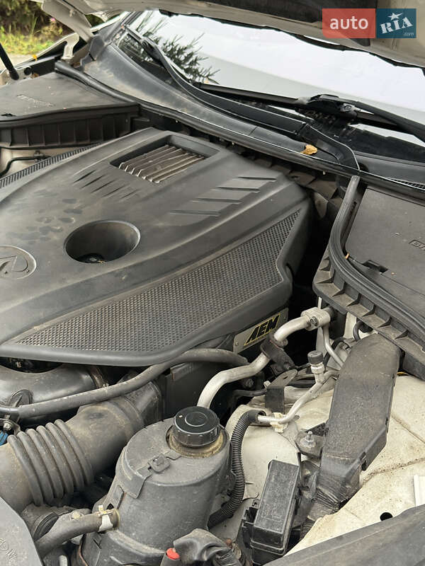 Купе Infiniti Q60 2016 в Новом Роздоле