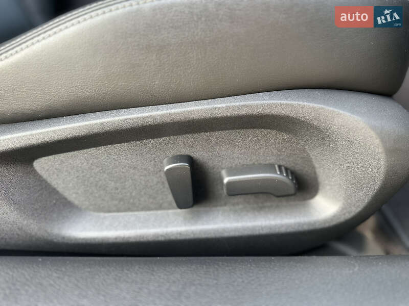 Купе Infiniti Q60 2020 в Києві фото 30 Купе Infiniti Q60 2020 в Києві