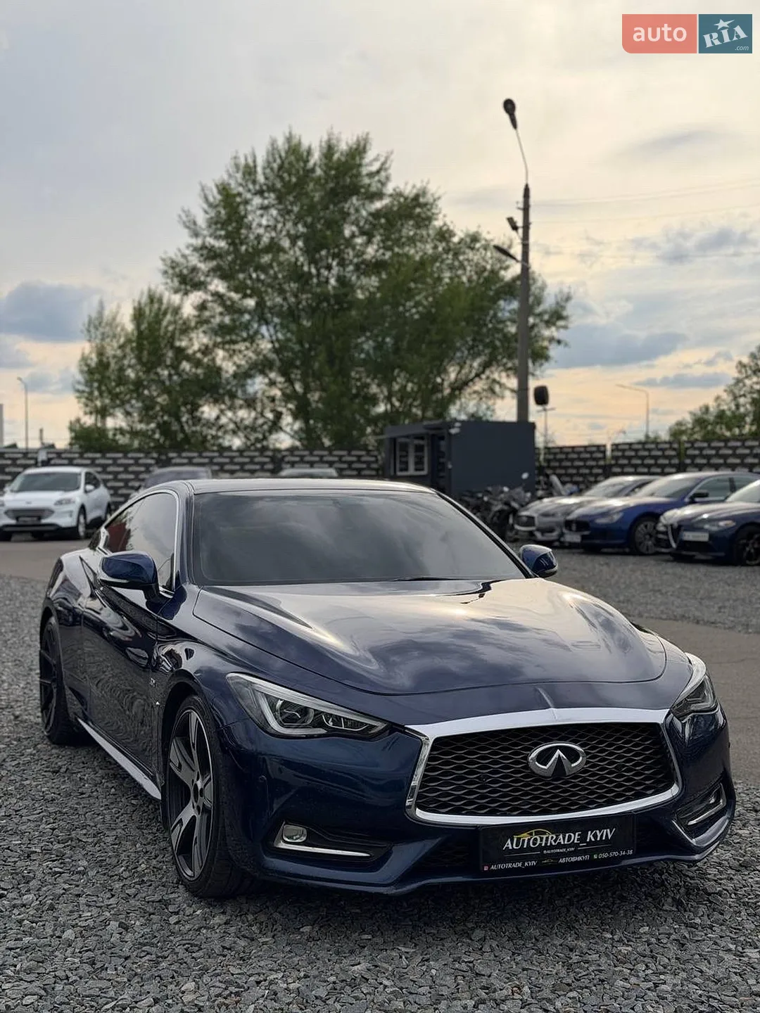 2017 Infiniti Q60 - мініатюра 3