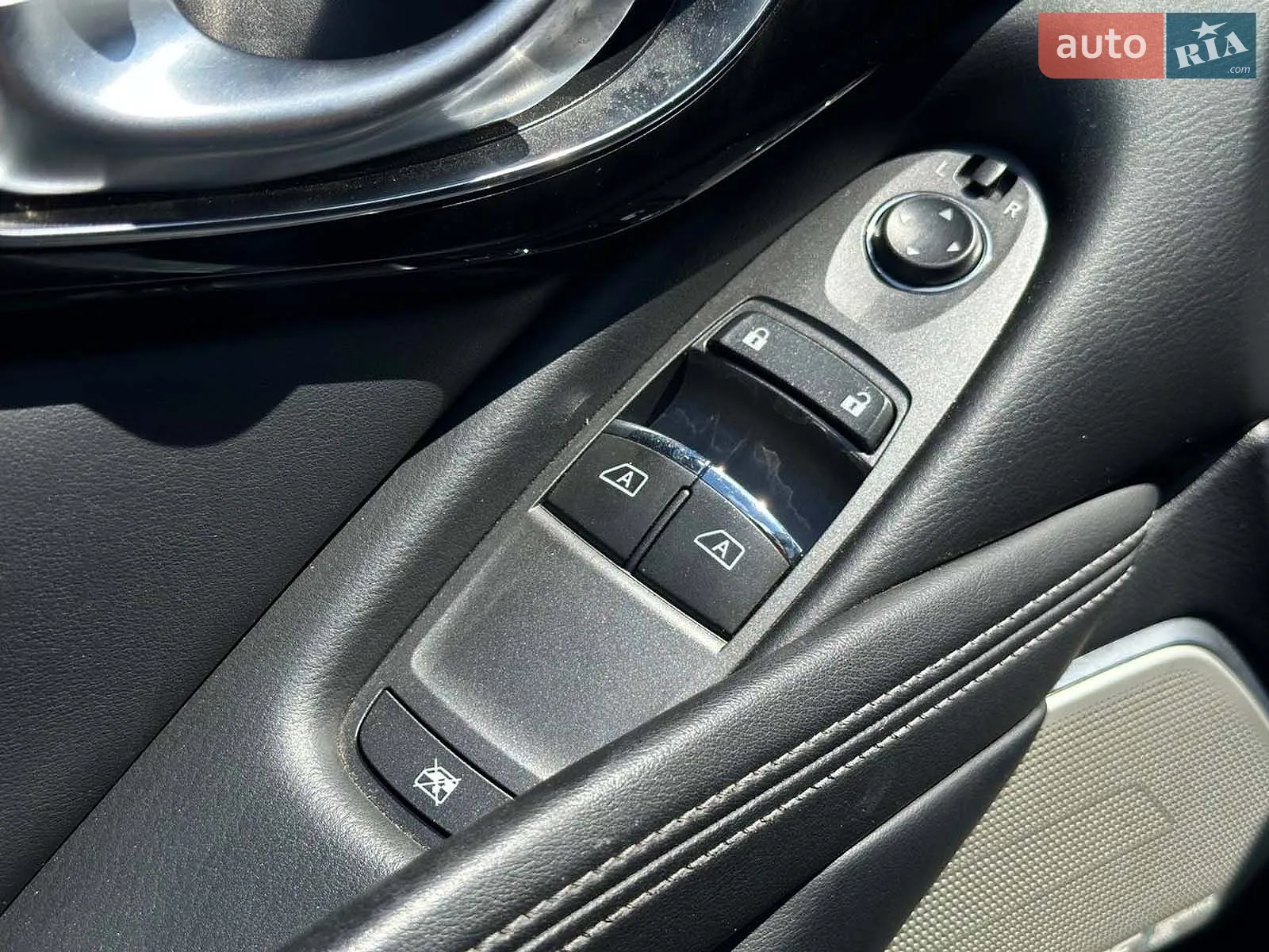 2016 Infiniti Q60 - мініатюра 19