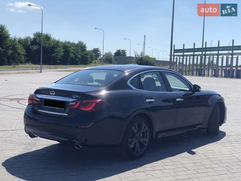 Седан Infiniti Q70 2014 в Львове