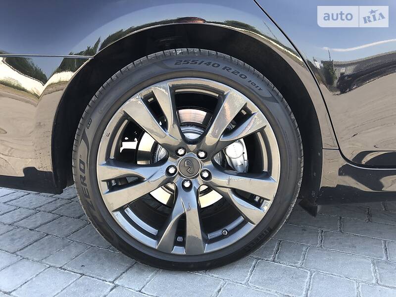 Седан Infiniti Q70 2014 в Львове