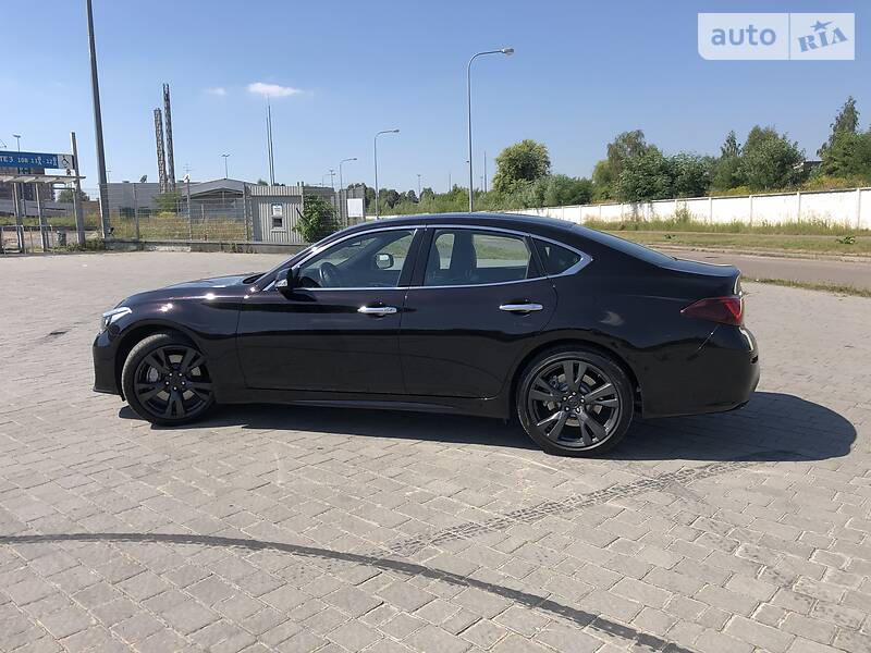 Седан Infiniti Q70 2014 в Львове