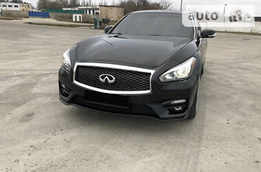 Седан Infiniti Q70 2015 в Николаеве