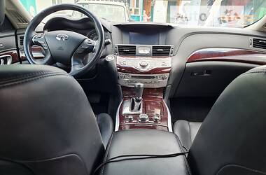 Седан Infiniti Q70 2013 в Запорожье