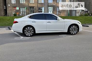 Седан Infiniti Q70 2014 в Києві