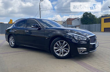 Седан Infiniti Q70 2018 в Хмельницком