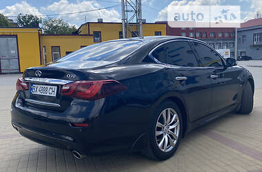 Седан Infiniti Q70 2018 в Хмельницком