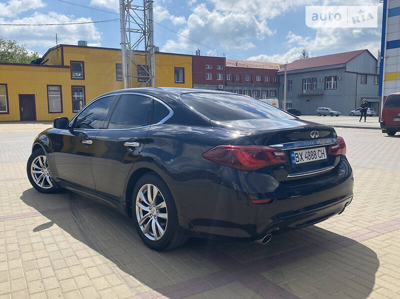 Седан Infiniti Q70 2018 в Хмельницком