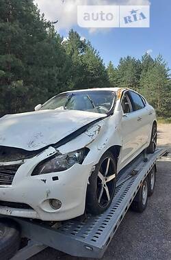 Седан Infiniti Q70 2015 в 