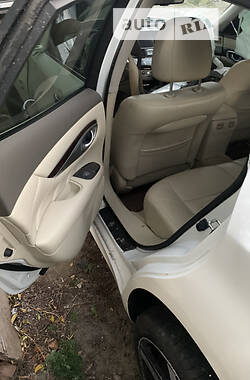 Седан Infiniti Q70 2015 в 