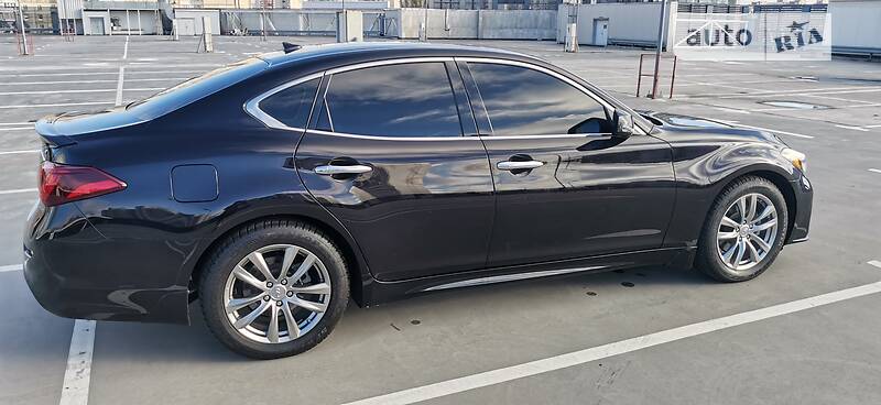 Седан Infiniti Q70 2015 в Києві фото 8 Седан Infiniti Q70 2015 в Києві
