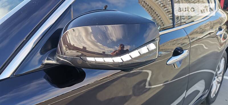 Седан Infiniti Q70 2015 в Києві фото 13 Седан Infiniti Q70 2015 в Києві