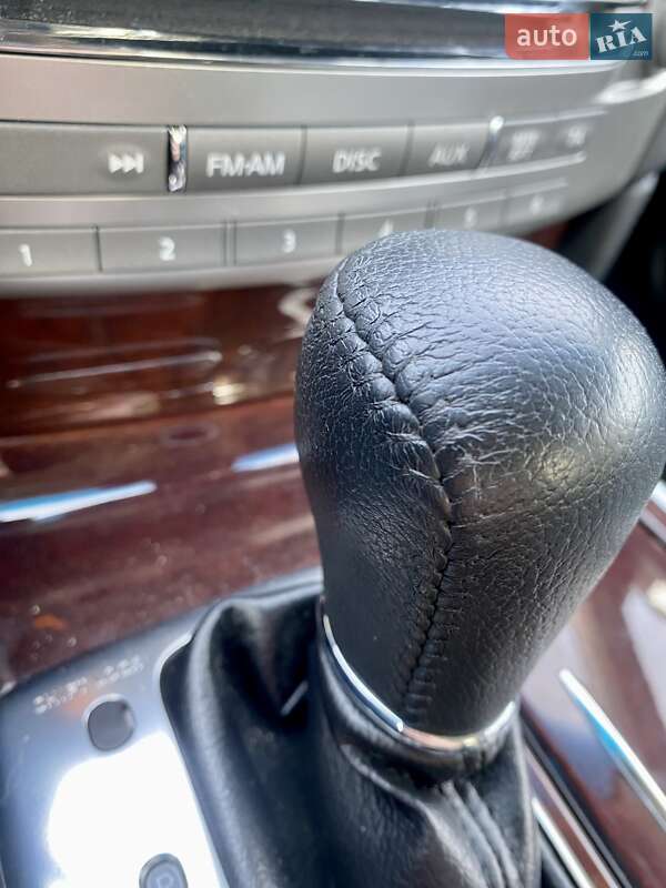 Седан Infiniti Q70 2016 в Днепре