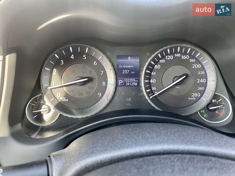 Седан Infiniti Q70 2016 в Днепре