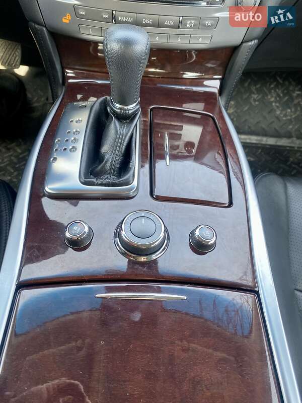 Седан Infiniti Q70 2016 в Днепре