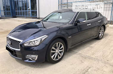 Седан Infiniti Q70 2016 в Черновцах