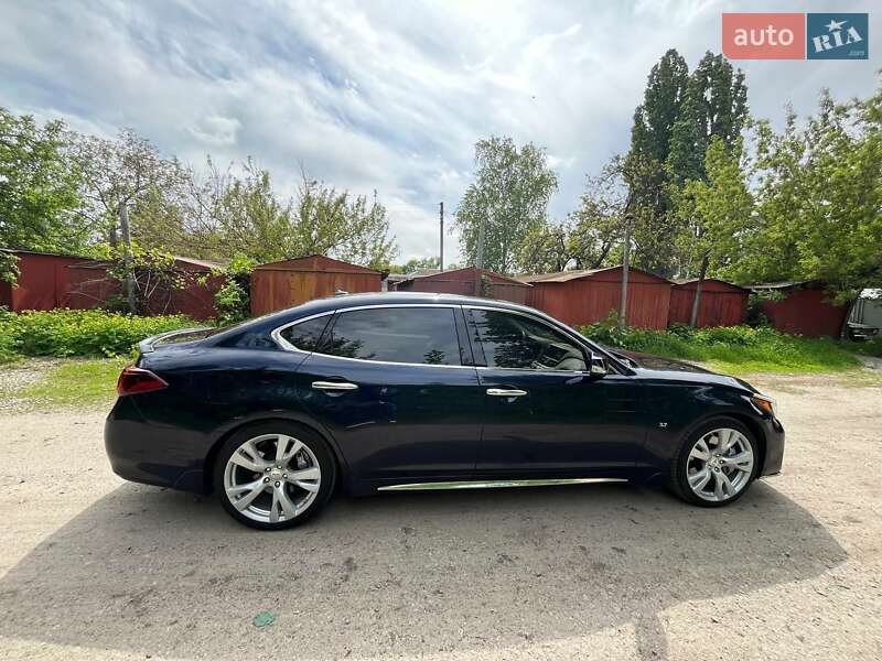 Седан Infiniti Q70 2018 в Кропивницком