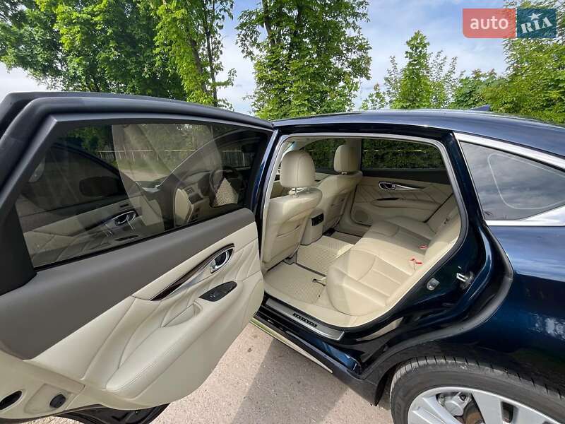 Седан Infiniti Q70 2018 в Кропивницком