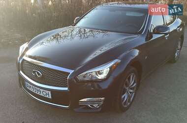 Седан Infiniti Q70 2015 в Житомирі