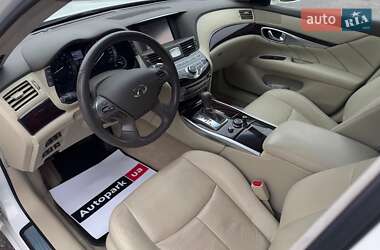 Седан Infiniti Q70 2013 в Виннице