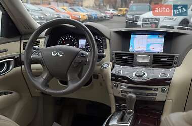 Седан Infiniti Q70 2013 в Виннице