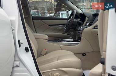 Седан Infiniti Q70 2013 в Виннице