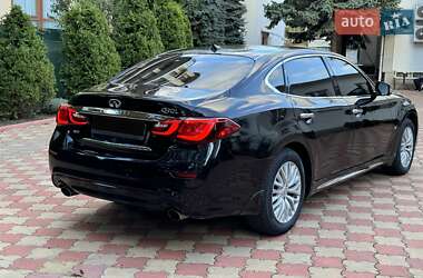 Седан Infiniti Q70 2014 в 