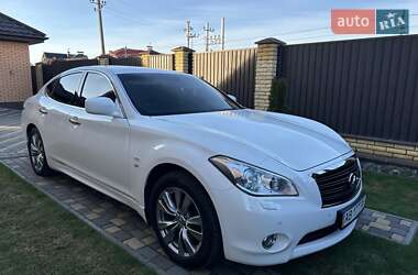 Седан Infiniti Q70 2013 в Виннице