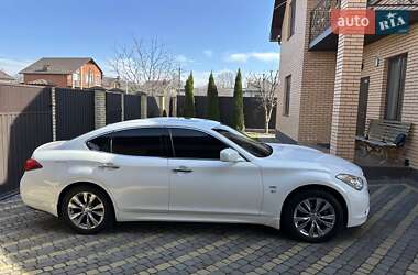 Седан Infiniti Q70 2013 в Виннице