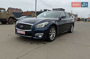 Седан Infiniti Q70 2014 в Буче