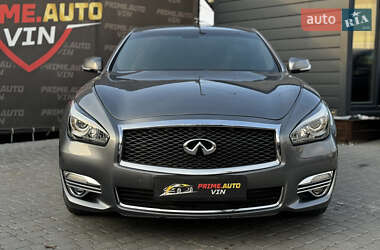 Седан Infiniti Q70 2015 в 