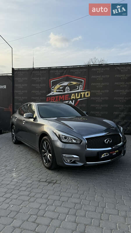 Седан Infiniti Q70 2015 в Виннице