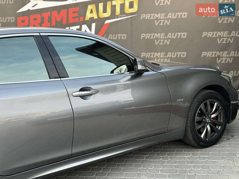 Седан Infiniti Q70 2015 в Виннице