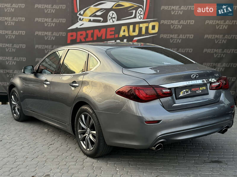 Седан Infiniti Q70 2015 в Виннице