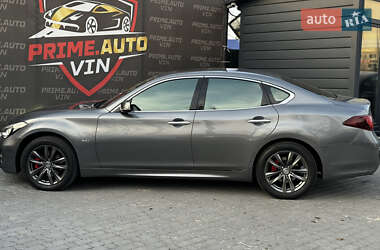 Седан Infiniti Q70 2015 в 