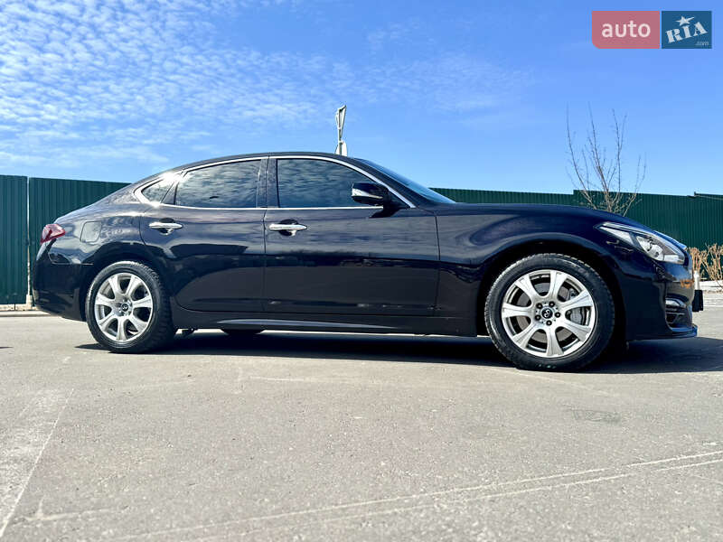 Седан Infiniti Q70 2016 в Києві